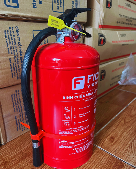 binh bot chua chay 4kg fico (1)